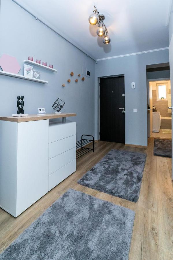 דירות Rîşnov Apartament Luxury Miruna מראה חיצוני תמונה