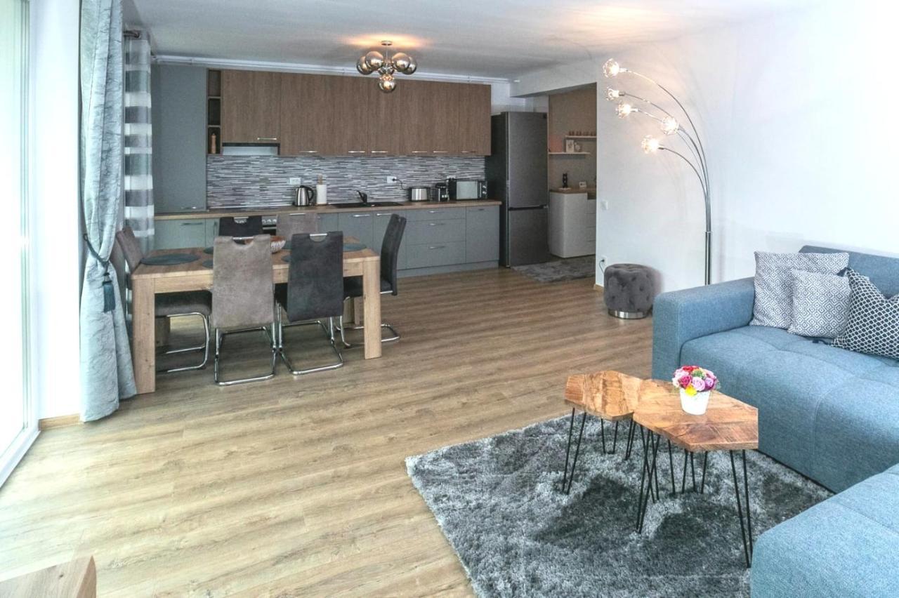 דירות Rîşnov Apartament Luxury Miruna מראה חיצוני תמונה
